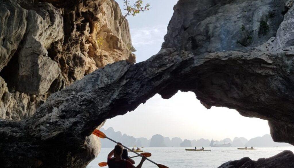 3-Ways-to-Visit- the-Benagil-Caves-by-Kayak