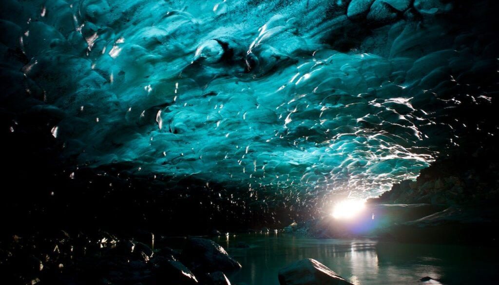 A-Guide-To-Visiting-The-Best Ice-Caves-In-Iceland