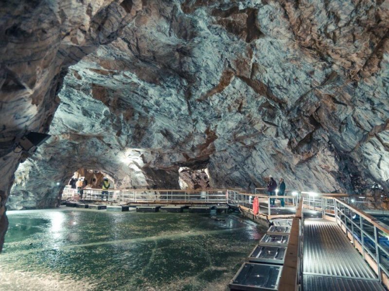 how-many-caves-are-there-in-total